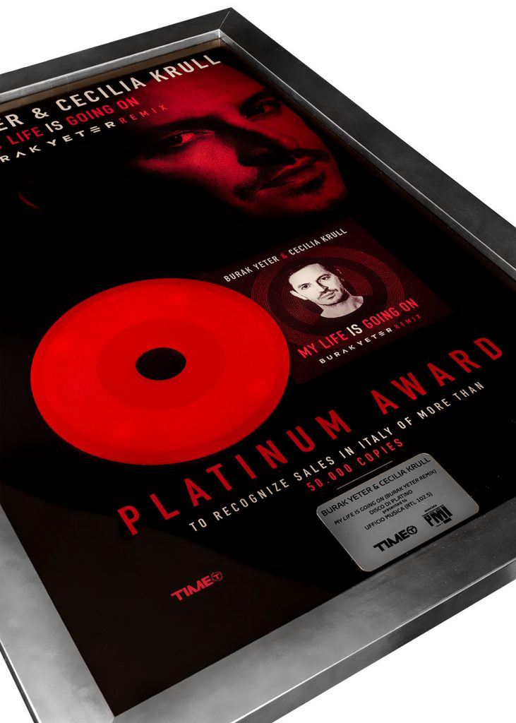 Realizzazione Premio Disco PLATINO per il brano My Life Is Going On Remix di Burak Yeter & Cecilia Krull.